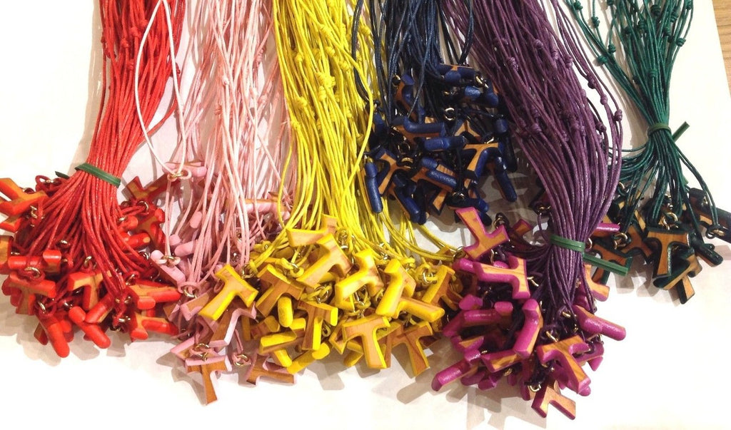 TAU con bordo COLORATO in legno d'ULIVO