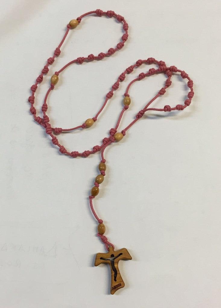 Rosario Francescano artigianale con grani in ulivo e Tau con Cristo traforato e scritta ASSISI