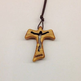 TAU IN LEGNO D'ULIVO CON CRISTO TRAFORATO E INCISA SCRITTA "ASSISI"