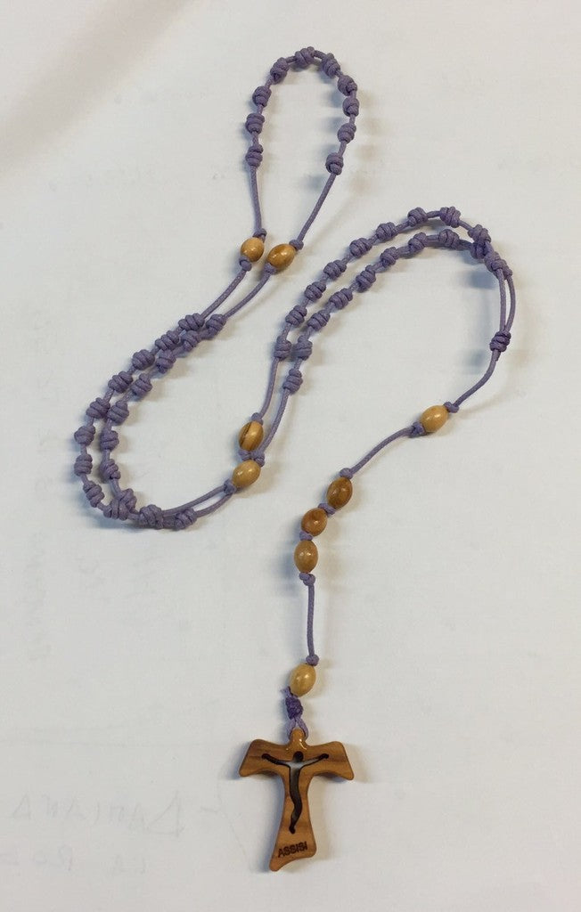 Rosario Francescano artigianale con grani in ulivo e Tau con Cristo traforato e scritta ASSISI