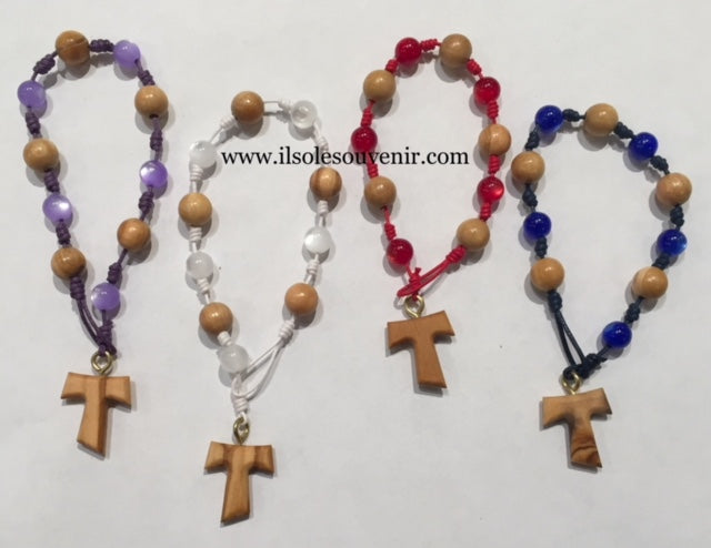Bracciale rosario con grani in ulivo e colorati e Tau