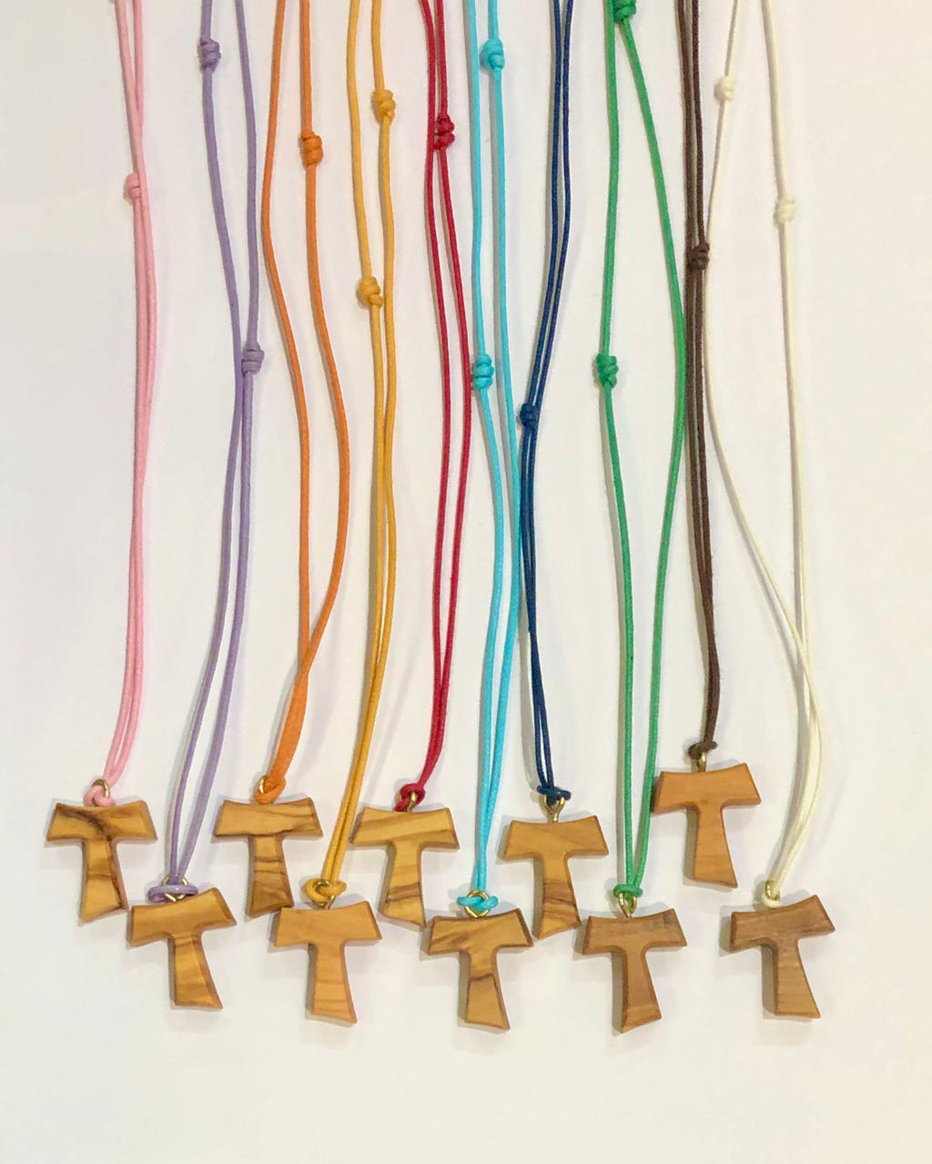 TAU IN LEGNO D'ULIVO Modello M, CON FILI COLORATI